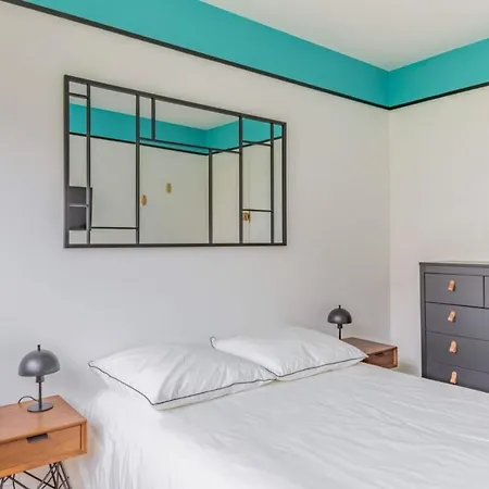 Luminous Vue Seine- Paris 15min Apartment *